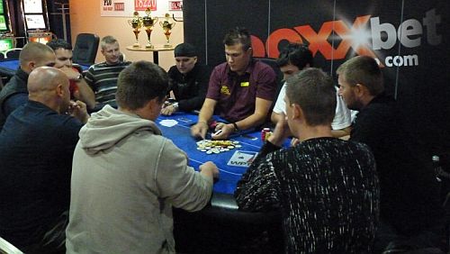 DOXXbetPokerTourVFinalTable