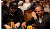 WSOP 2012: Ivey nezvládol heads-up, Hellmuth vyhral 12-ty zlatý náramok!