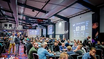 Nikolas Kvasai ako big stack cez Day 1B GPD Main Eventu