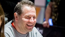 Sledujte NAŽIVO: Marián Uharček dnes o €100,000 v 16-člennom finále WSOPC Mini Main Event