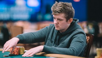 WSOP 2022: Odštartoval $10,000 Main Event, Ciklamíni cez Day 1A