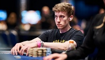 LIVE: 21-ročný Kenan Taylor vedie posledných 38 hráčov na EPT Monte Carlo ME