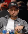 Negreanu neudržal nervy na uzde a rozbíjal veci na WSOP